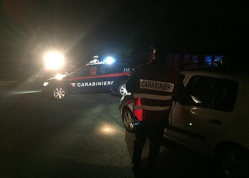 Ubriaco al volante si ribella ai militari 