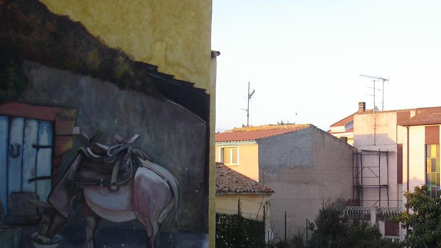 Strigliata del sindaco ai cavalieri: animali fuori dal centro abitato