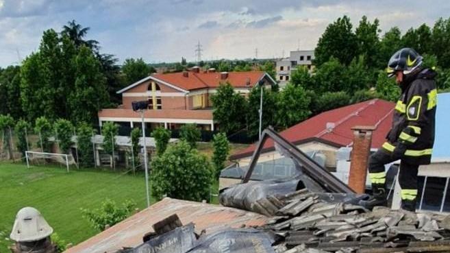 Maltempo a Modena e provincia Scoperchiato un ristorante Garage allagati e danni