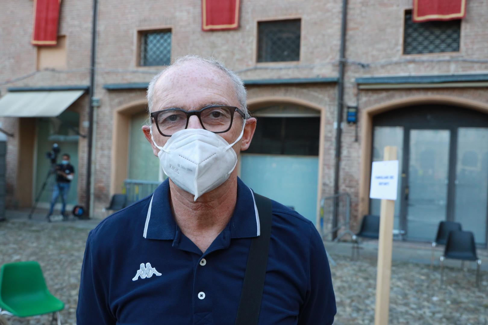 Modena, la messa per le vittime del Covid. Gianluca ricorda il papà «Eravamo inseparabili»