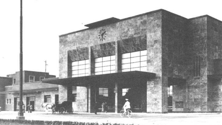 La nuova stazione ferroviaria di Viareggio in una foto d'epoca