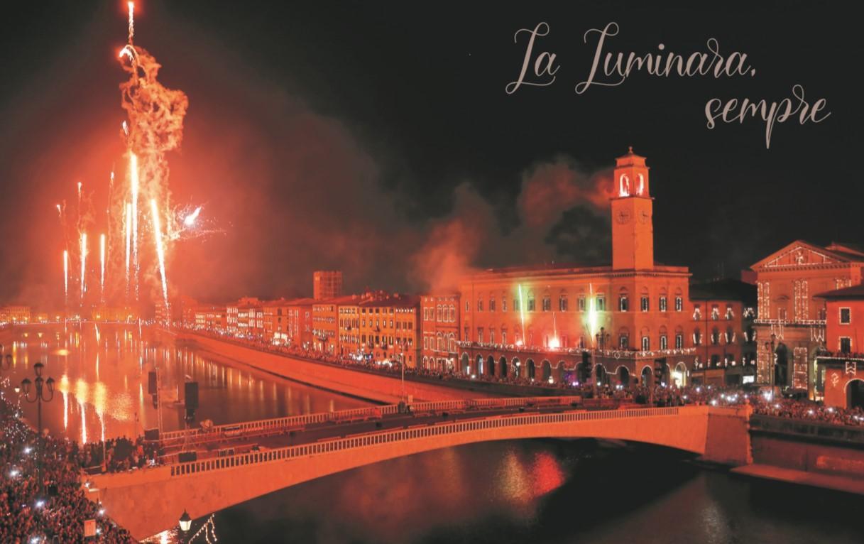 In regalo il poster patinato della Luminara di San Ranieri a Pisa Il