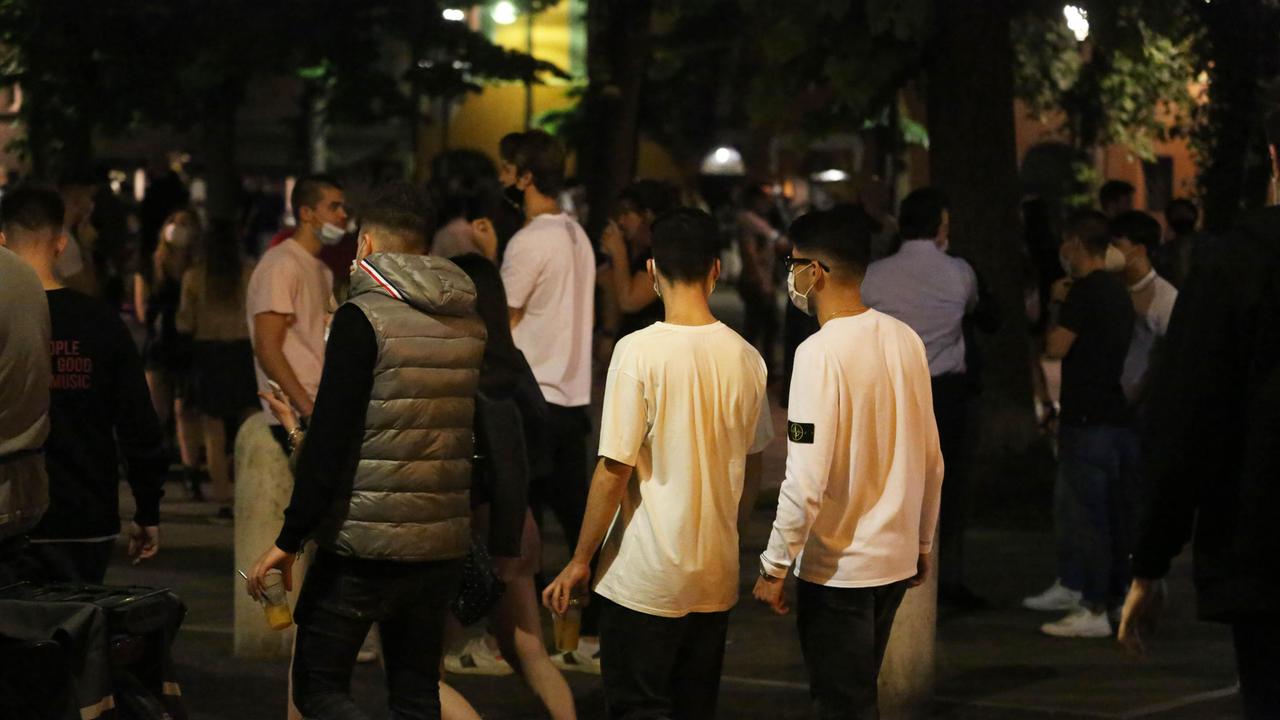 Reggio Emilia, in centro storico prorogato fino al 27 luglio l'obbligo di mascherina nelle vie della movida