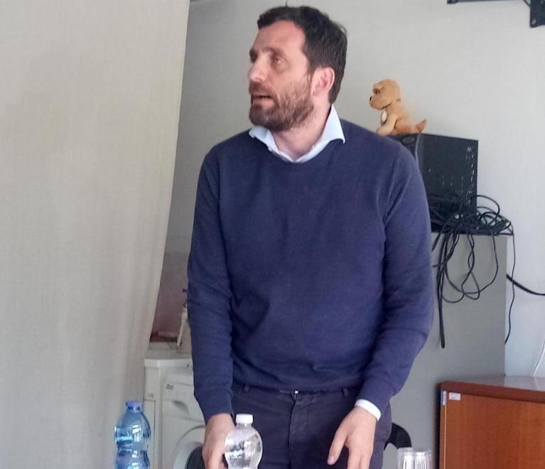 Il sindaco Tomasi durante l’incontro della settimana scorsa a Cireglio