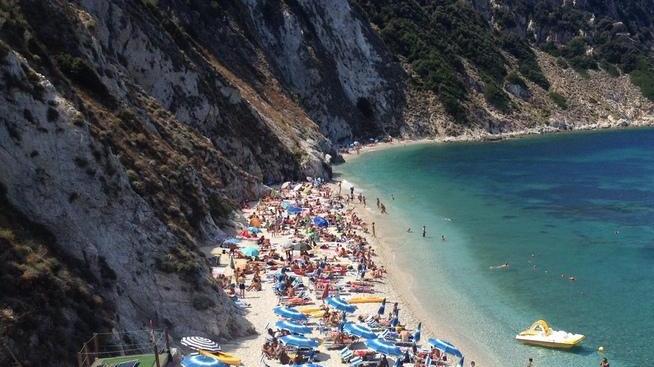 Ordinati altre 195 cartelli con le regole anti Covid da mettere sulle spiagge