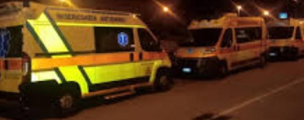 In scooter contro l’auto in sosta Feriti due ragazzi di 16 e 17 anni