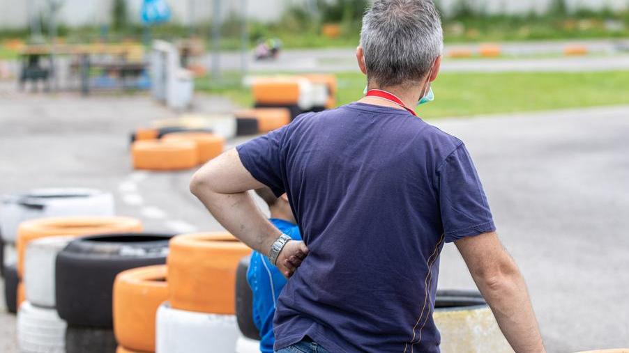Cade e si fa male Paura per un bambino portato al Sant’Anna