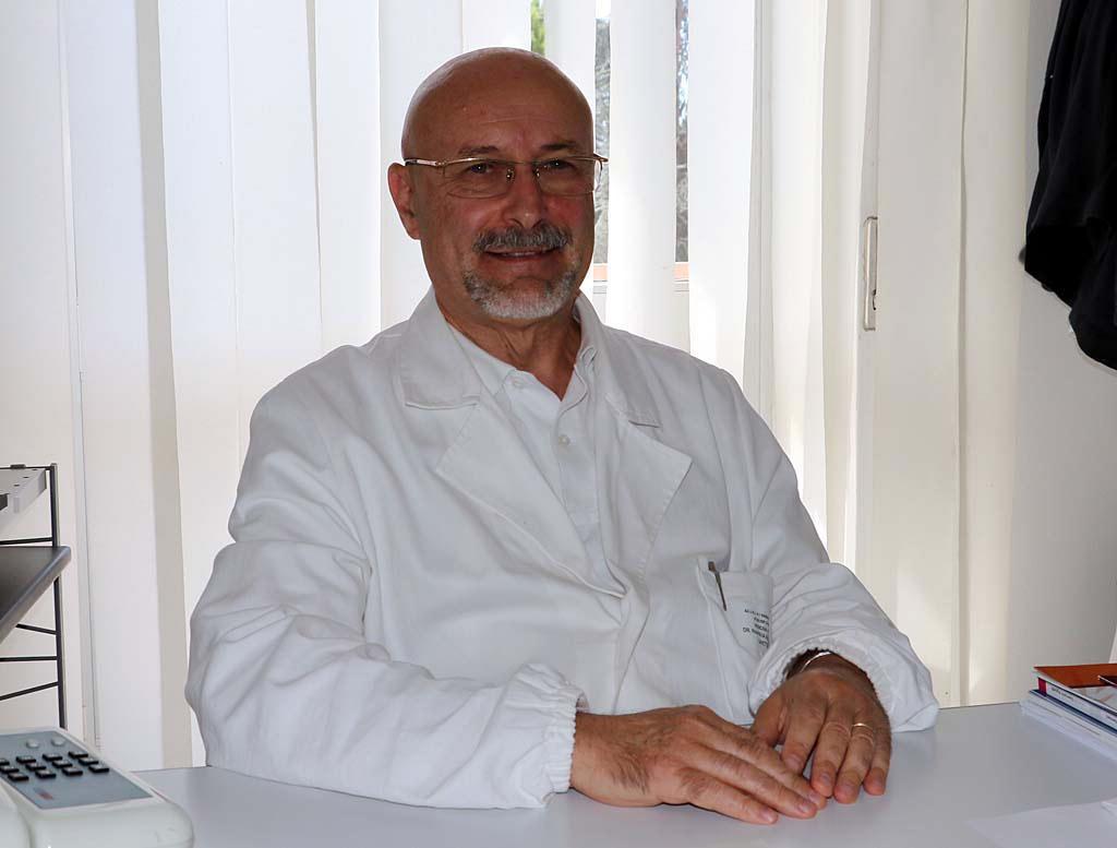 Parla il primario di Medicina del Noa: «Il Covid non danneggia soltanto i polmoni ma anche l'intestino e l'apparato digerente» 