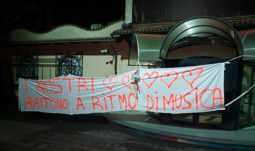 La musica è finita ormai da un pezzo. Le discoteche della zona non riaprono 