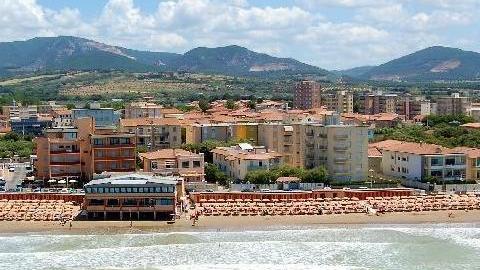 Agenzie immobiliari in rete, inizia l’estate più difficile