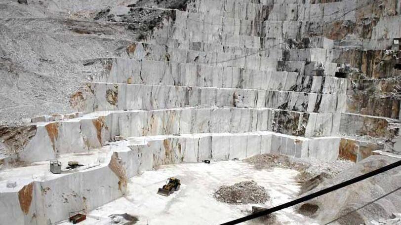Pronti i Piani delle cave a Carrara. I Cinque stelle: "Così tuteliamo paesaggio e ambiente"