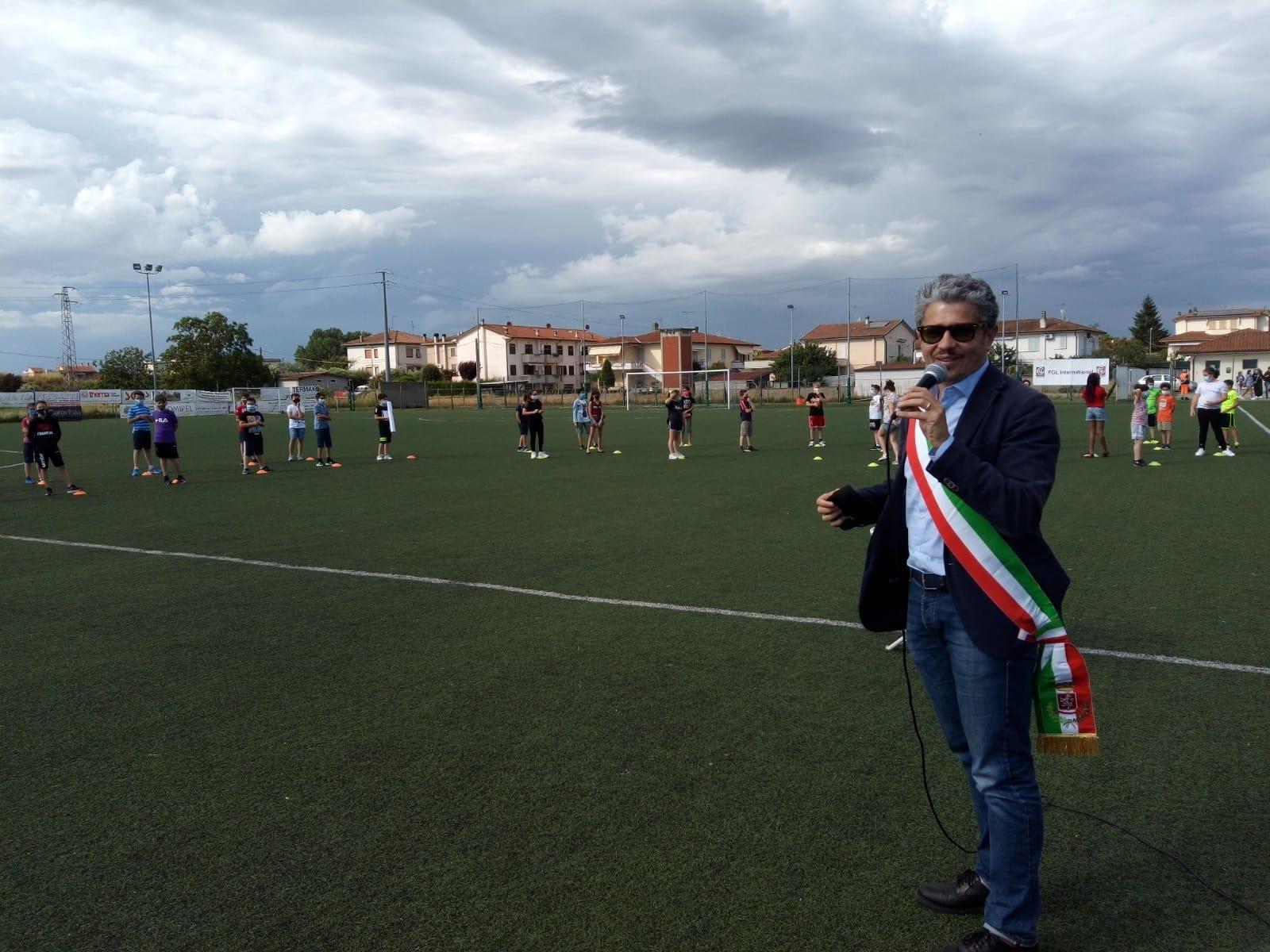 Stavolta il saluto non è virtuale: a San Miniato campi sportivi invasi dagli studenti