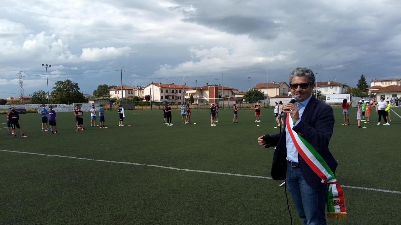 Stavolta il saluto non è virtuale: a San Miniato campi sportivi invasi dagli studenti