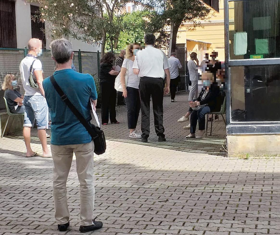 Il Cup riapre ed è subito preso d’assalto. Centinaia di utenti, vigilanza in campo 