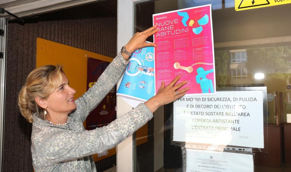 Reggio Emilia, fra bufale e mascherine inizia la maturità ai tempi del Covid