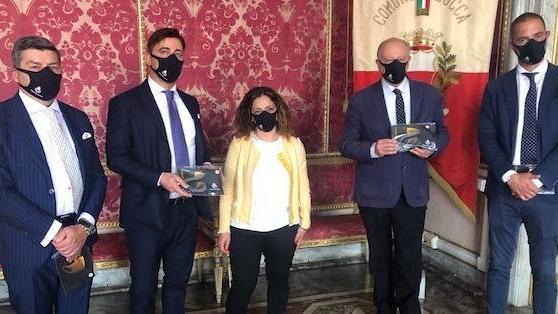 Al Comune le mascherine di Conflavoro