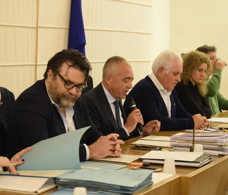 Salta la maggioranza in consiglio comunale 