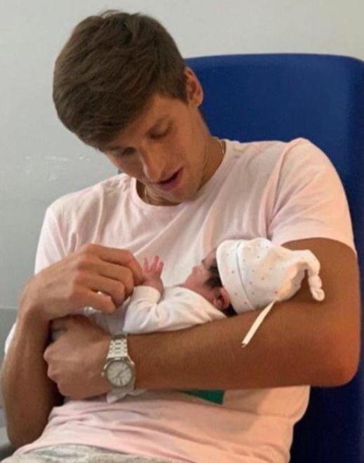 La promessa di papà Ambrosio «Ora voglio un trofeo per Aurora» 