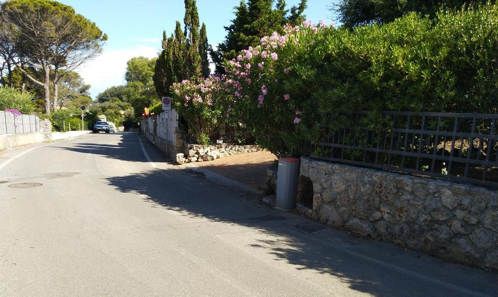 Fibra ottica sì, ma solo su un lato della strada Il caso di via Mimose