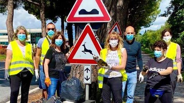 Una discarica abusiva cancellata dai volontari
