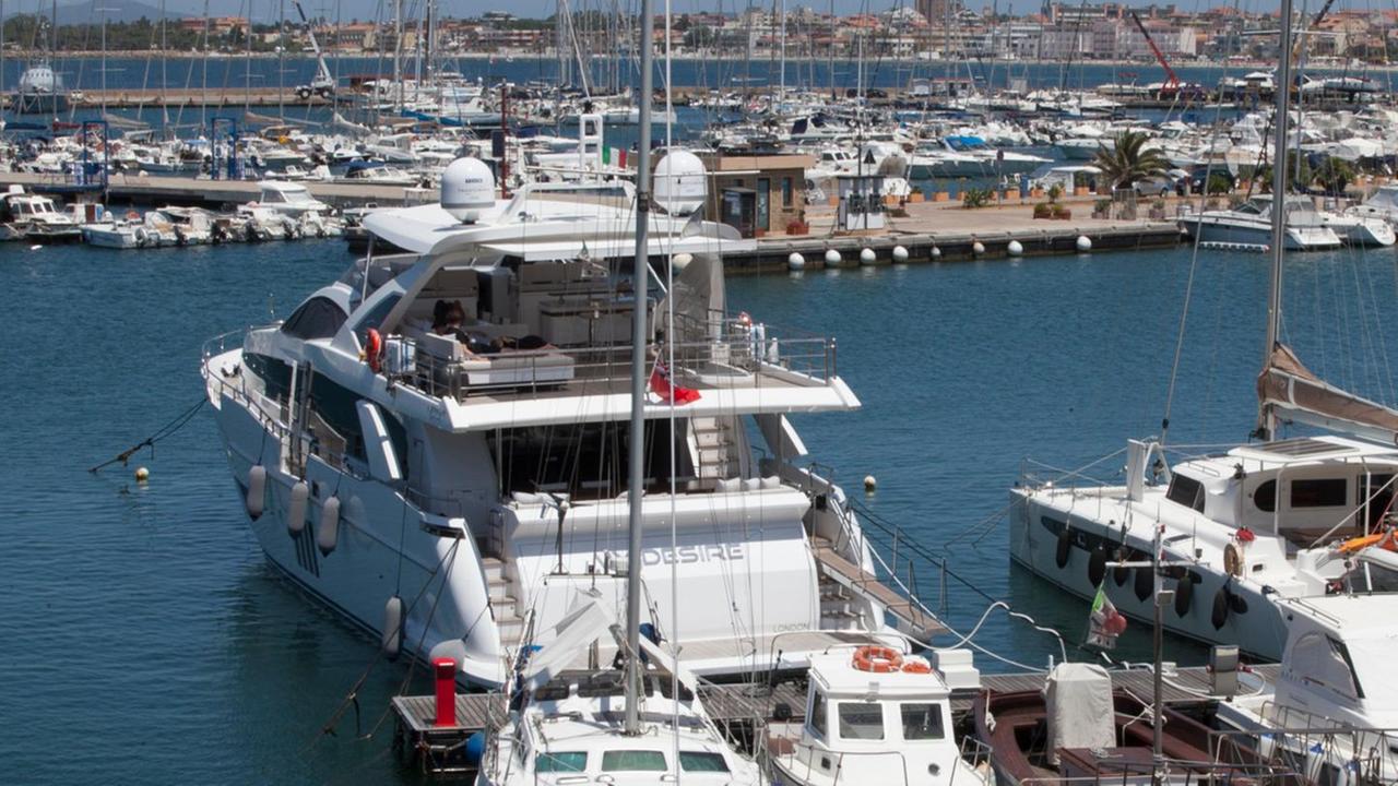 Arriva dalle isole Baleari il primo maxi-yacht dell’estate