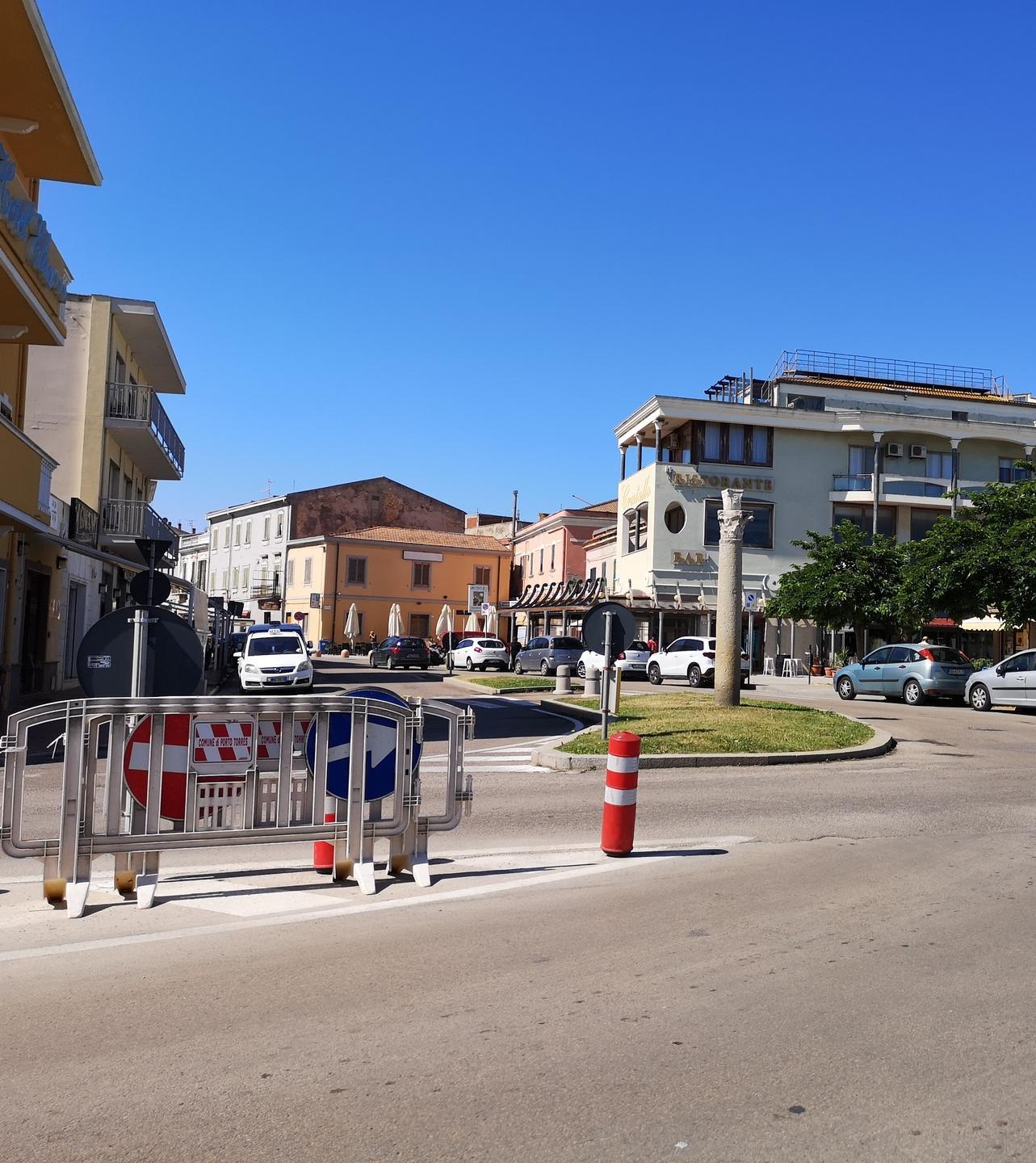La nave attracca in porto ma il Corso a Porto Torres è chiuso 