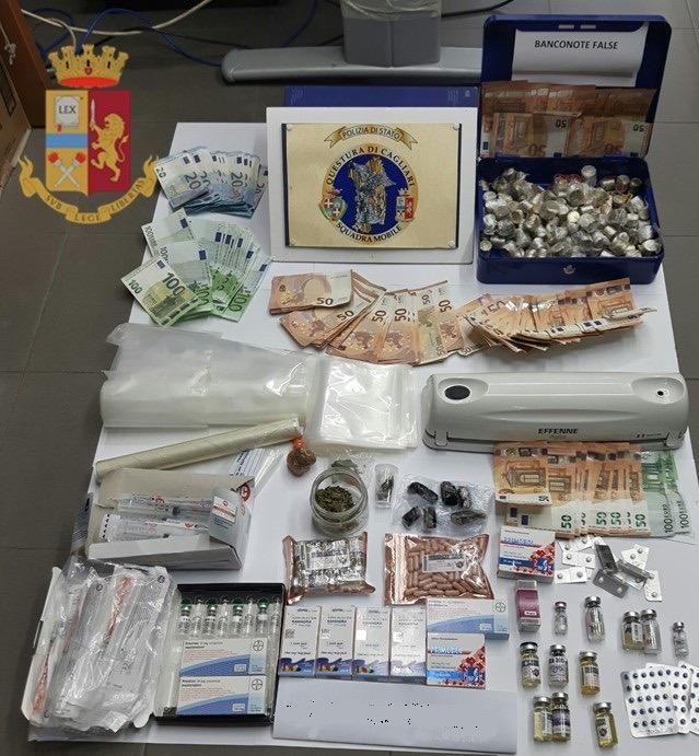 Il materiale sequestrato (foto Mario Rosas)