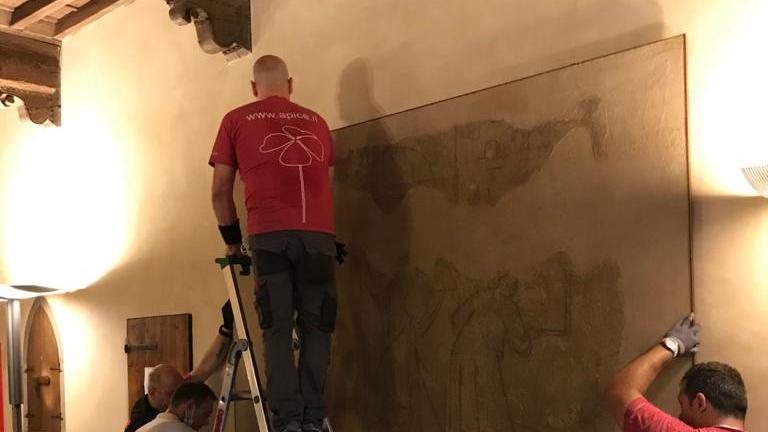 Una delle sinopie ricollocate a Palazzo Datini