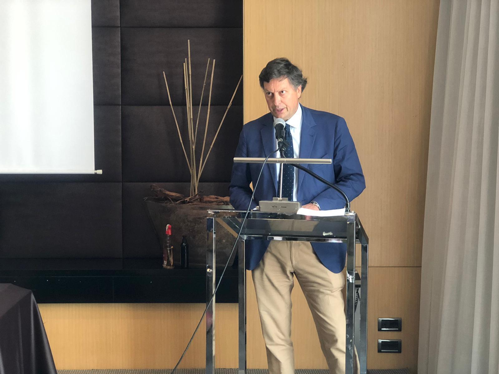 Busi, presidente del Consorzio Vino Chianti: “Se continuiamo così fra pochi mesi il 40% della Toscana sarà in vendita”