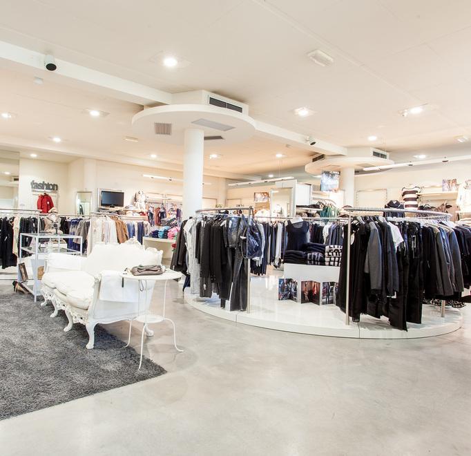 Per il furto di abbigliamento nei guai una giovane coppia