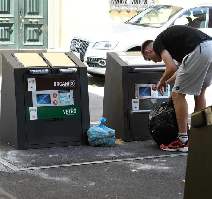 I commercianti chiedono il ritiro soltanto la mattina 