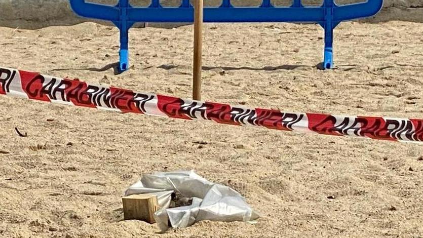 Bombe in spiaggia, Comune in contatto con gli artificieri
