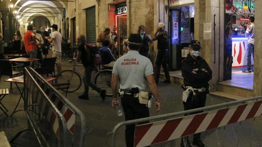 «Movida, il caos resta. Serve incontro con il prefetto»