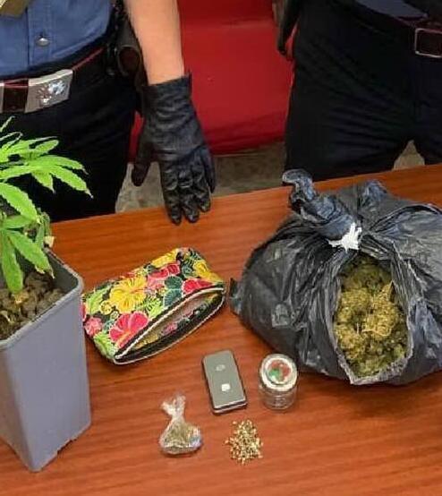Marijuana in auto e a casa ai domiciliari un 28enne 