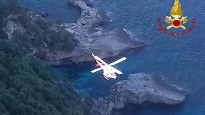Due escursionisti del Sassarese in pericolo soccorsi con l'elicottero a Cala Biriola
