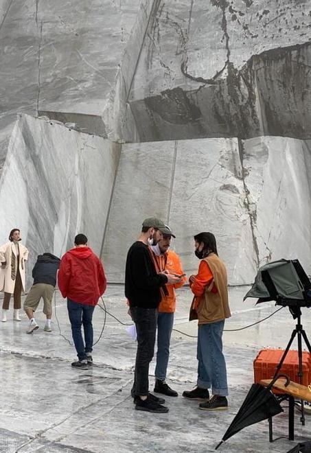 E le cave tornano ad essere un set di moda 