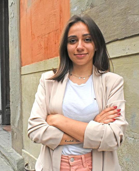 Sotto le mascherine anti-Covid dopo l’orale spuntano i sorrisi 