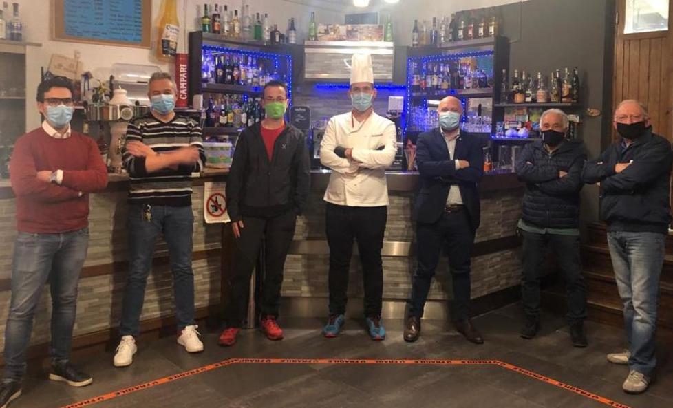 La Cna a cena da Sekib «Il suo locale è sicuro e non deve chiudere»