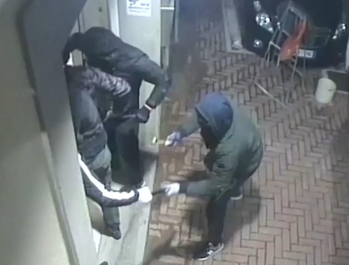 Un'immagine del video diffuso dai carabinieri