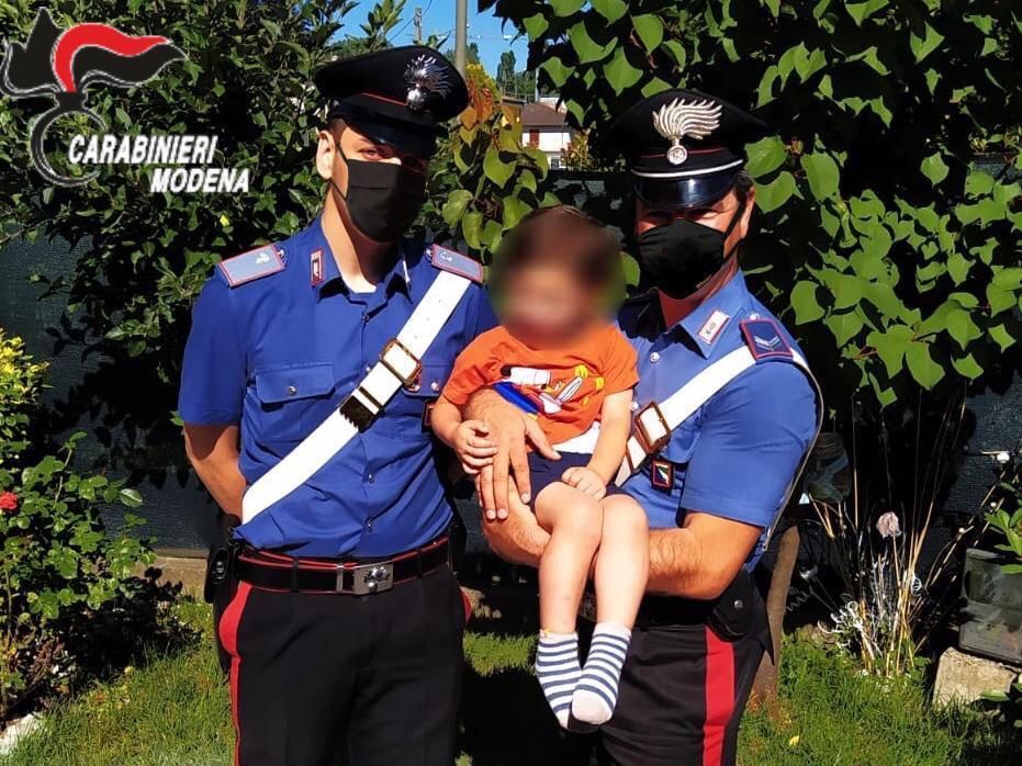 San Felice,  esce di casa nel cuore della notte. Bimbo di 3 anni ritrovato dai carabinieri