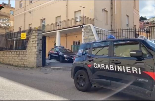 Rapina a Bari Sardo, ritrovata dai carabinieri la borsa con il denaro