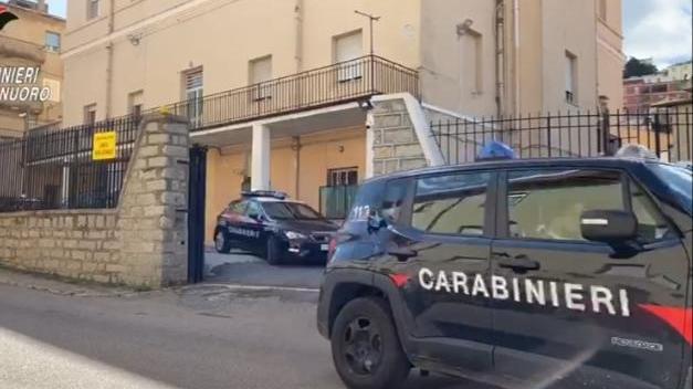 Rapina a Bari Sardo, ritrovata dai carabinieri la borsa con il denaro