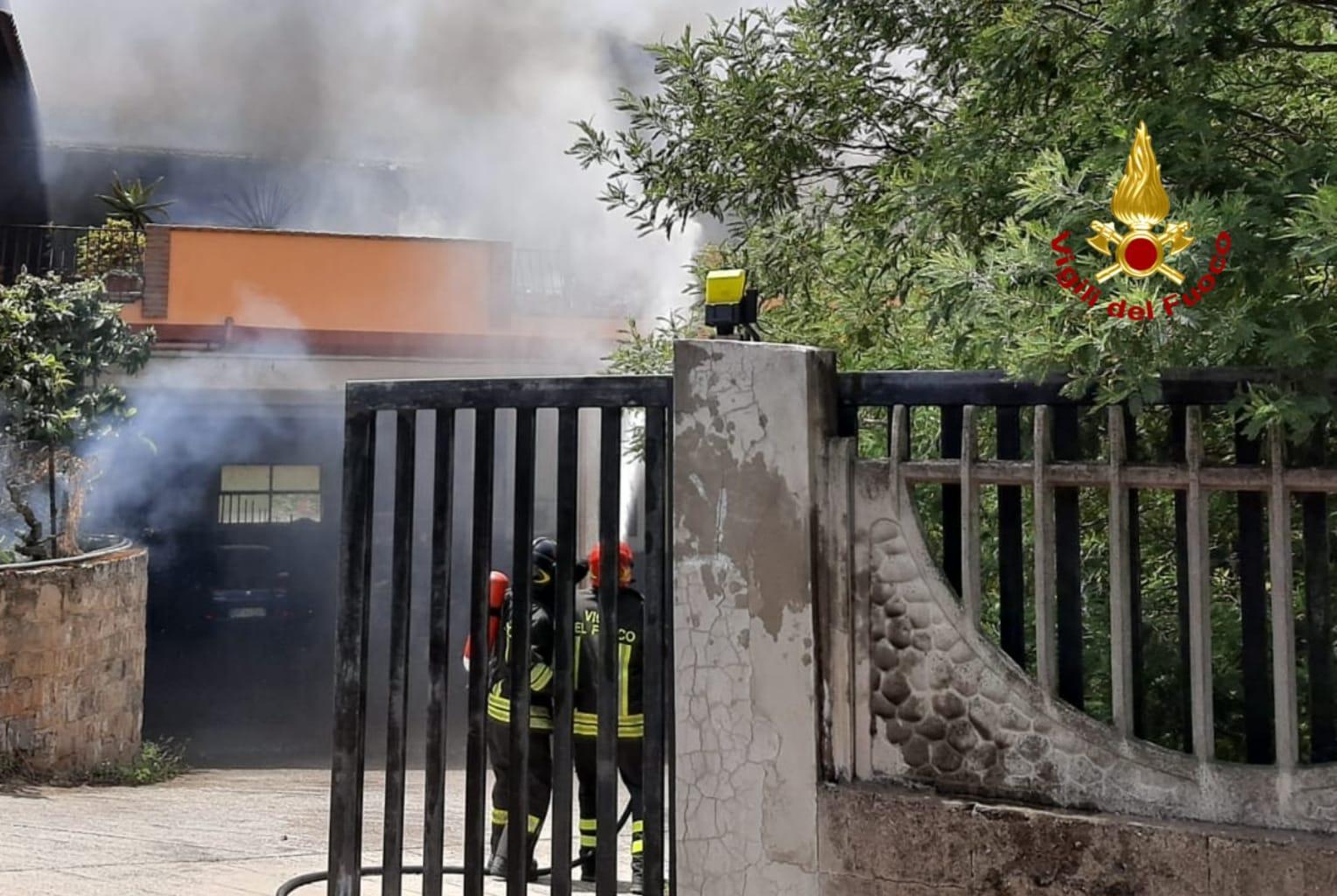 Incendio in un'abitazione a Villamassargia: donna intossicata