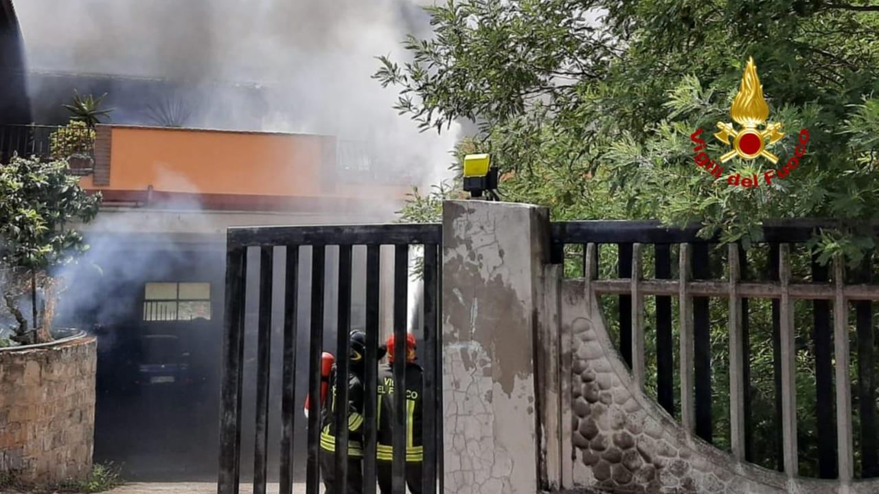 Incendio in un'abitazione a Villamassargia: donna intossicata