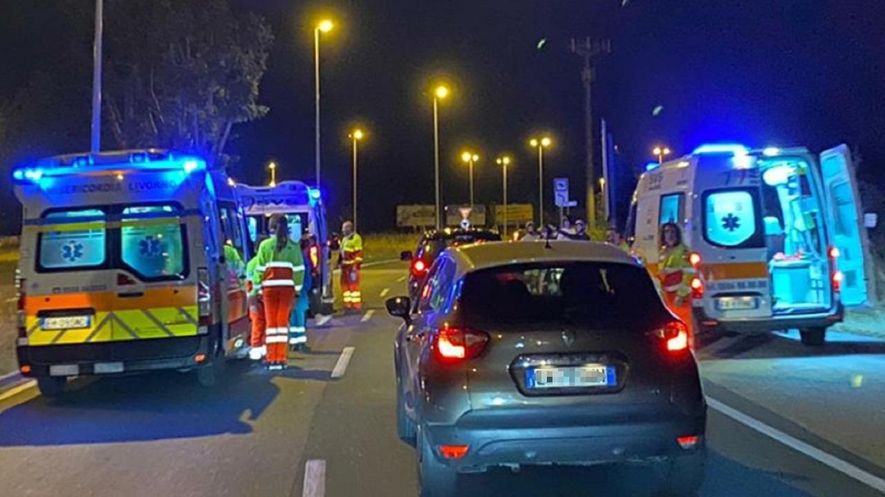 Le ambulanze intervenute per soccorrere i feriti