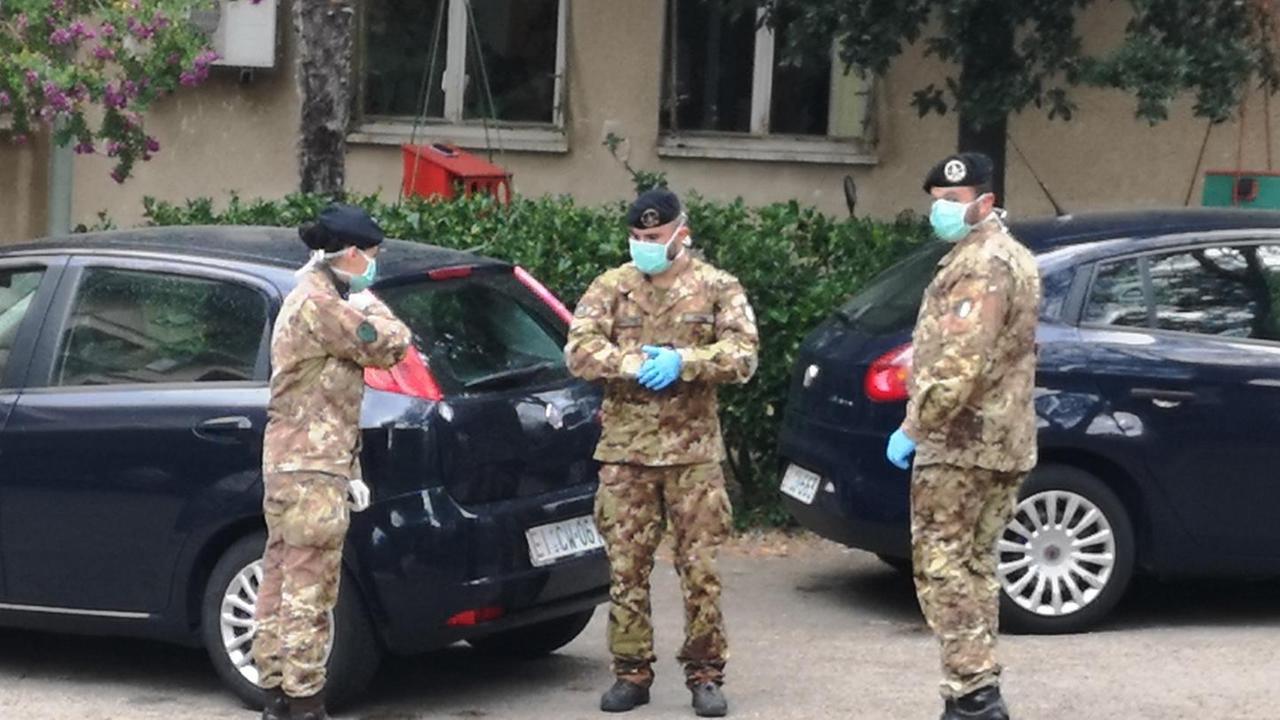 Gli uomini più fragili, i bimbi immuni