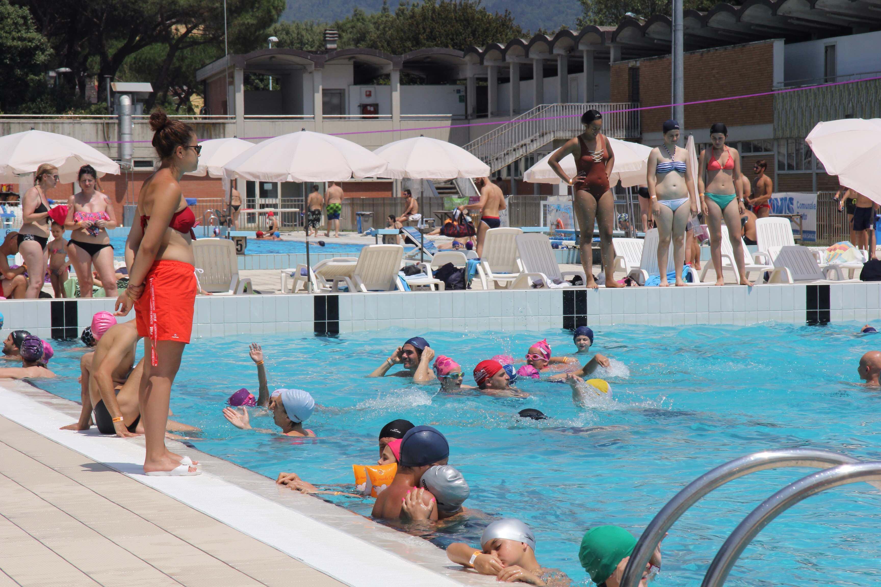 La piscina comunale di via Roma