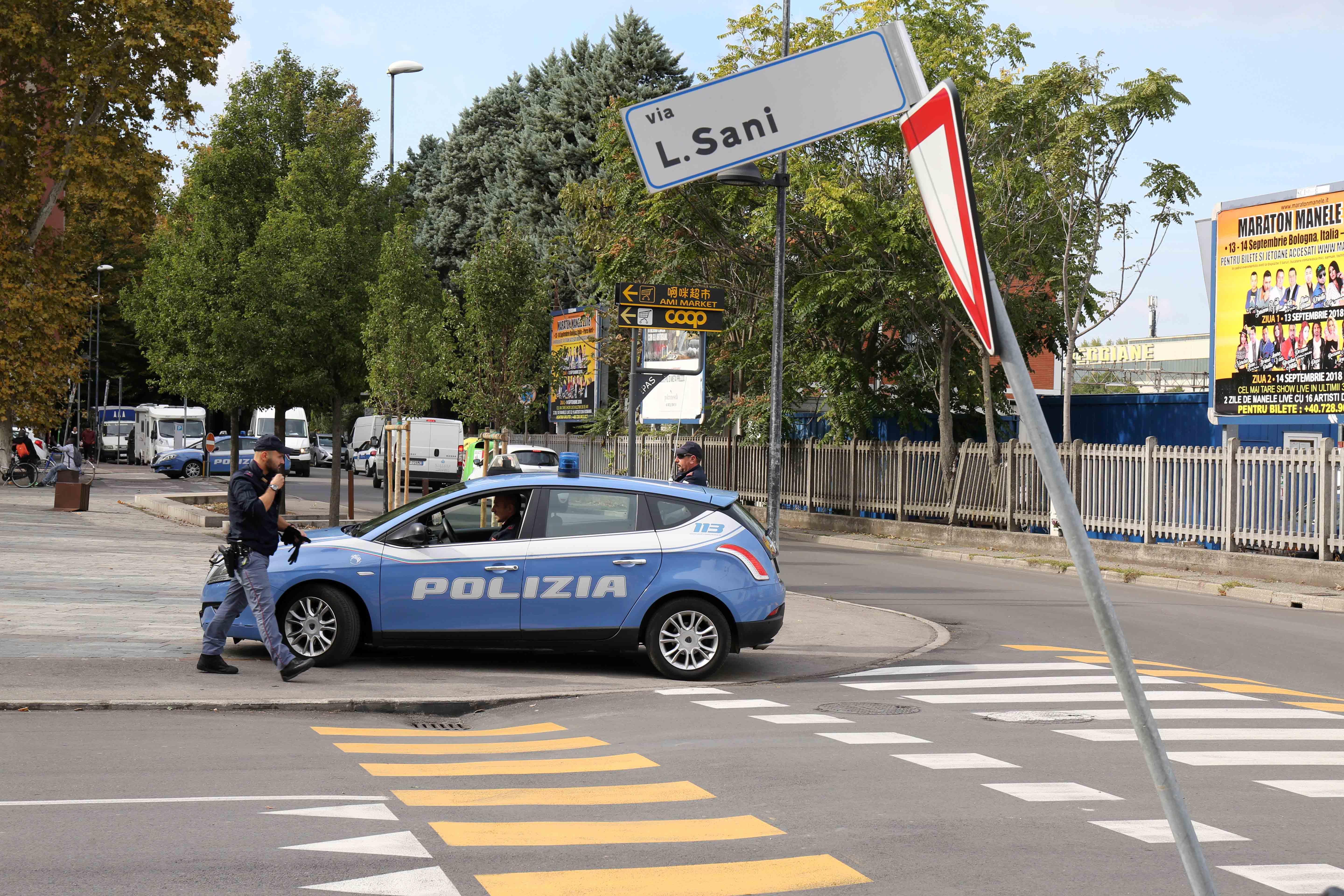 Reggio Emilia, gli puntano il coltello alla gola per rubargli soldi e cellulare