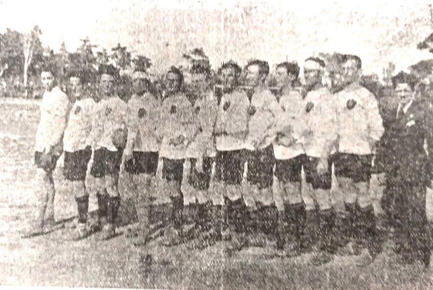 Il Livorno di Magnozzi in campo prima del fischio d'inizio a Bologna per la finalissima-scudetto contro l'Inter