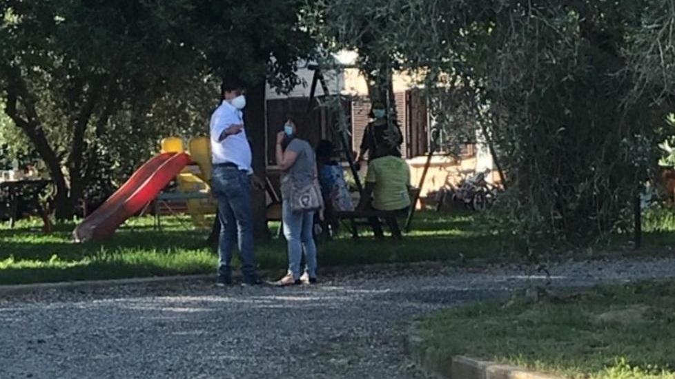 Il pianto dell’amichetto, poi il terrore Bimba di tre anni annega nella piscina